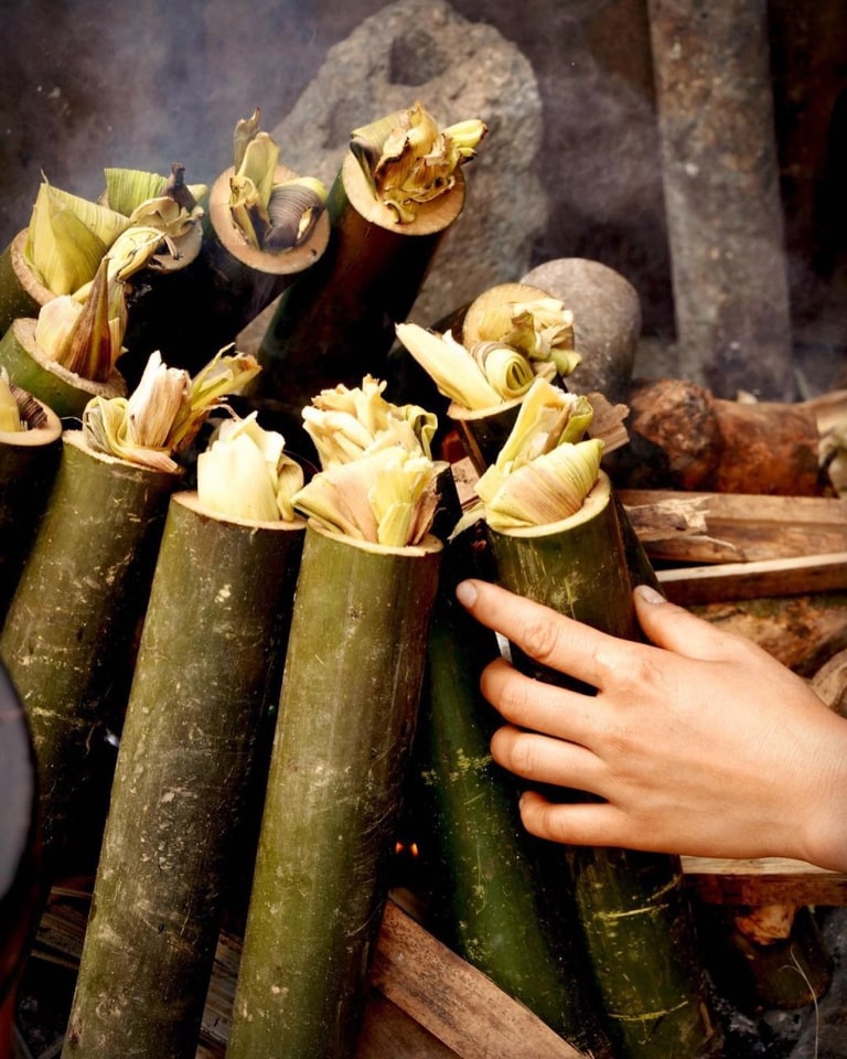 Cơm lam Bắc Mê là đặc sản mà mọi người đều mua về làm quà